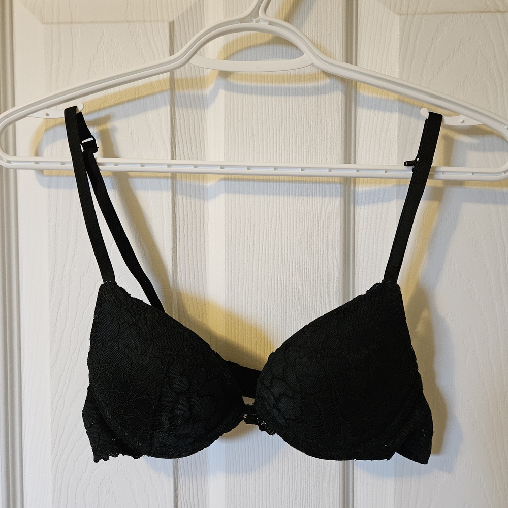 La SENZA Black Lace Push-Up Bra with Double Straps